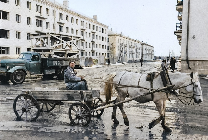 Перекресток улиц Южной и Ленинградской. Дубна, 1960 год.